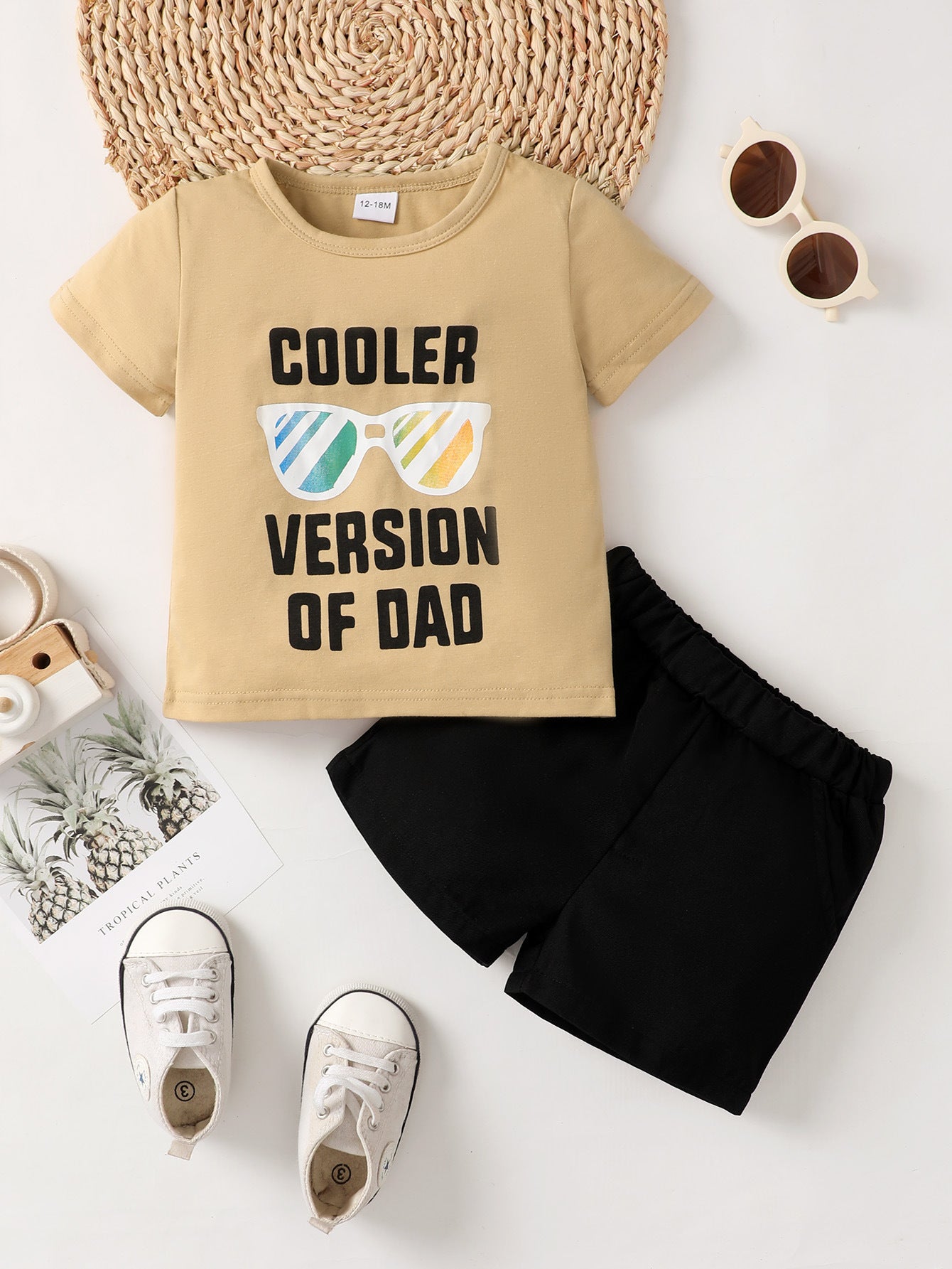 Jungen Sommer Lässiges Kurzarm-T-Shirt Schwarze Shorts 2-teiliges Set