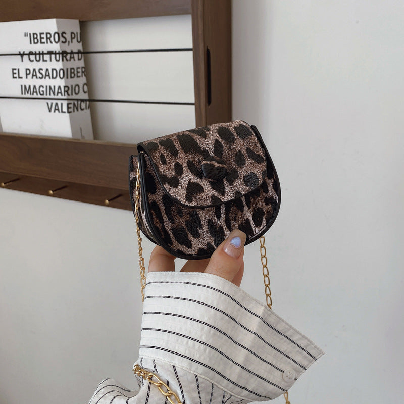 Satteltasche mit Leopardenmuster