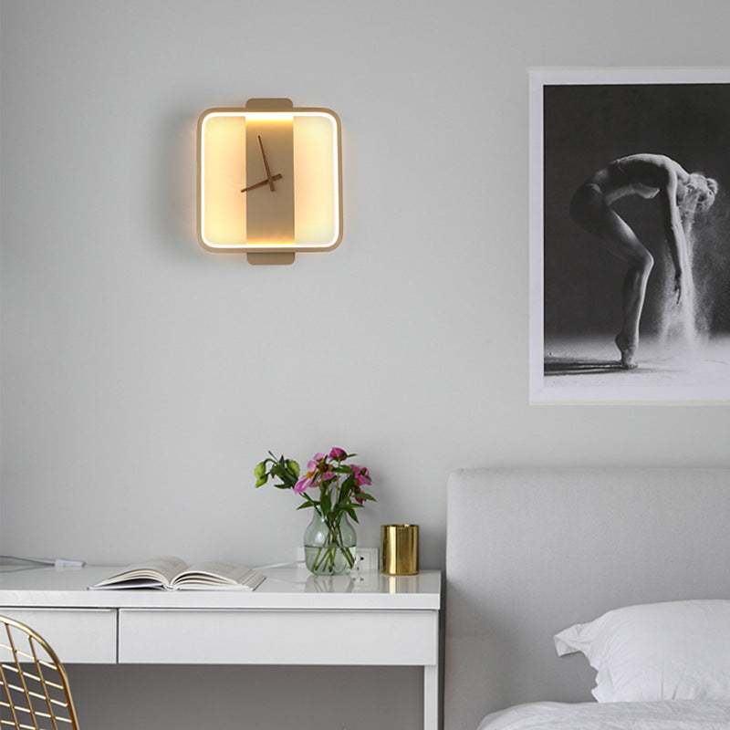 Nordische Wandlampe - Wanduhr
