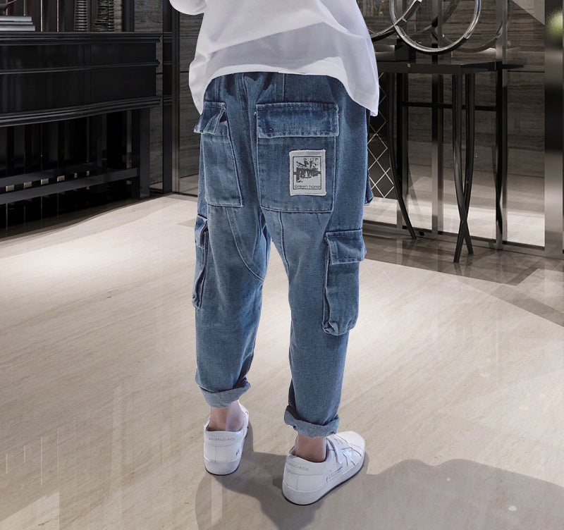 Stylische Jeans für Kinder