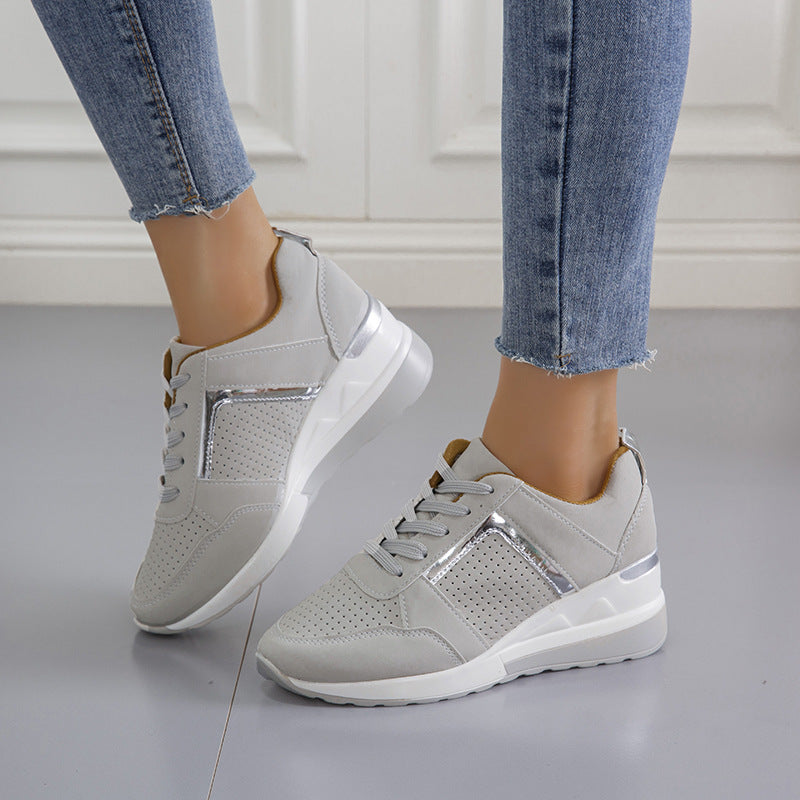 Frauen-Sneakers für Freizeit und Sport mit erhöhter Innensohle