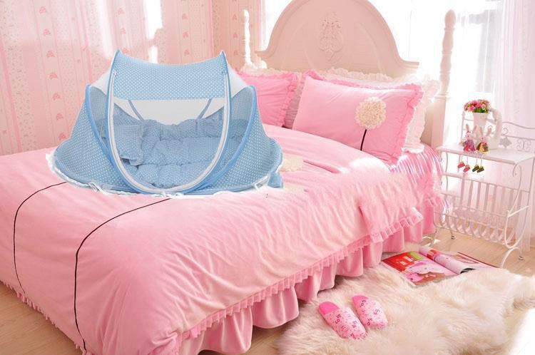 Faltbares Babybettnetz mit Kissen