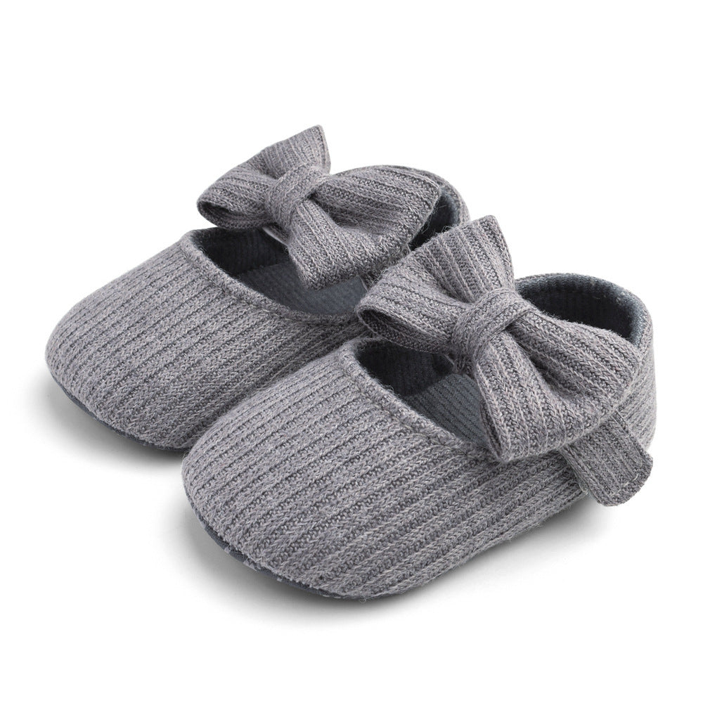 Baby Schuhe mit weichen Sohlen