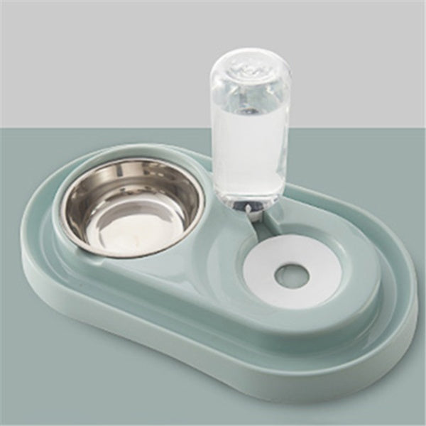 Futter und Wassernapf
