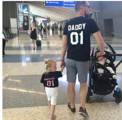 Eltern-Kind-Familienoutfit