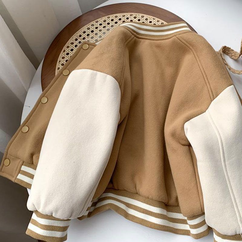 Modische Collegejacke für Kinder