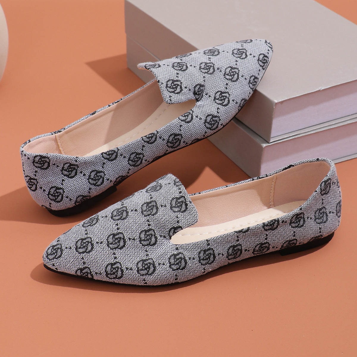 Elegante flache Damenschuhe