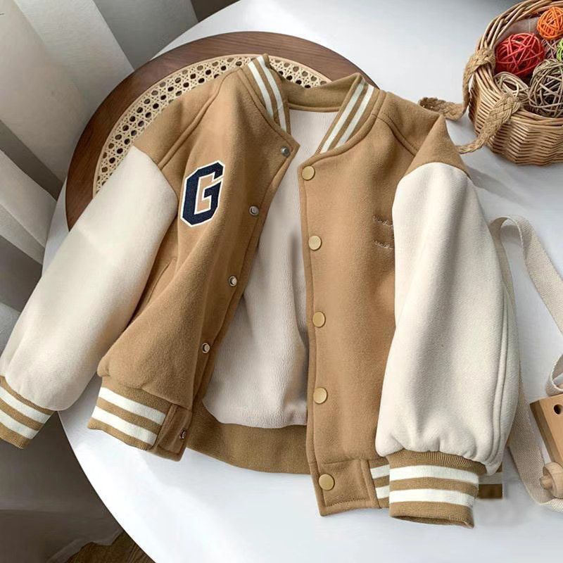 Modische Collegejacke für Kinder
