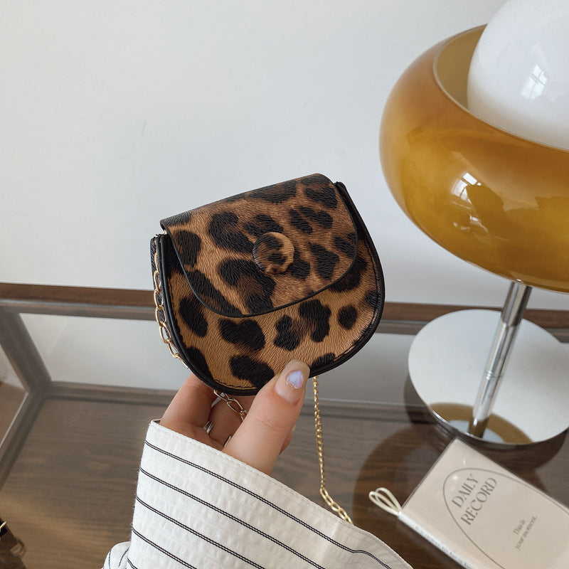 Satteltasche mit Leopardenmuster