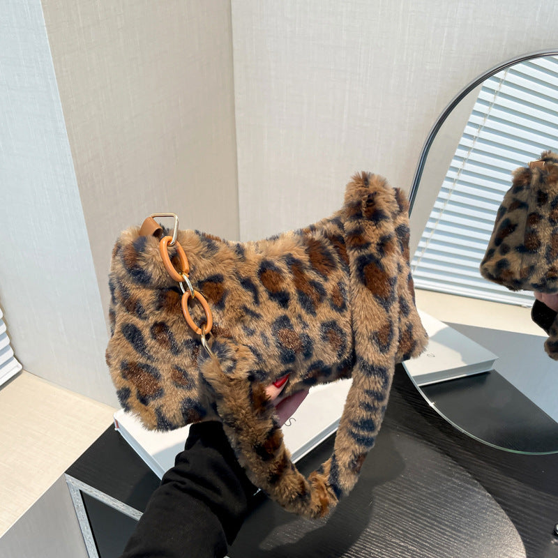 Flauschige Handtasche