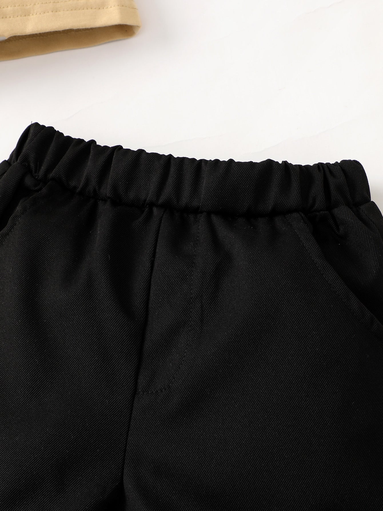 Jungen Sommer Lässiges Kurzarm-T-Shirt Schwarze Shorts 2-teiliges Set