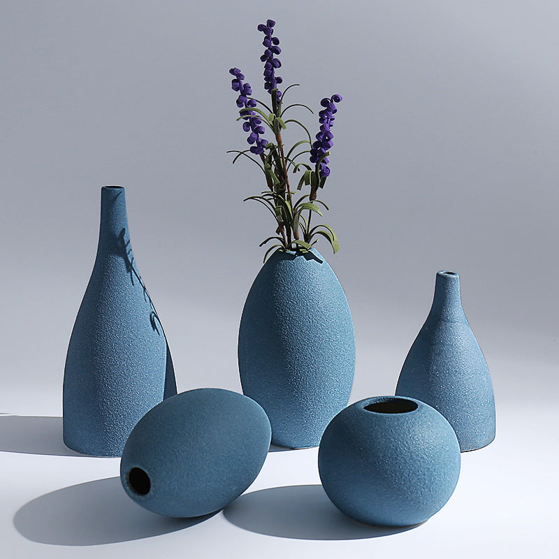 Nordische Keramikvase