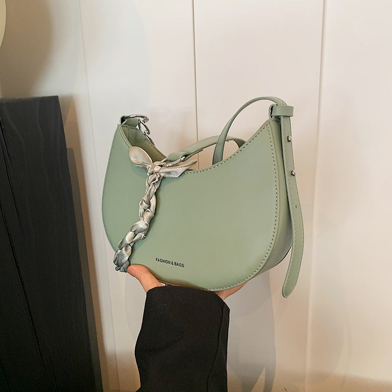 Kleine Trendy Satteltasche