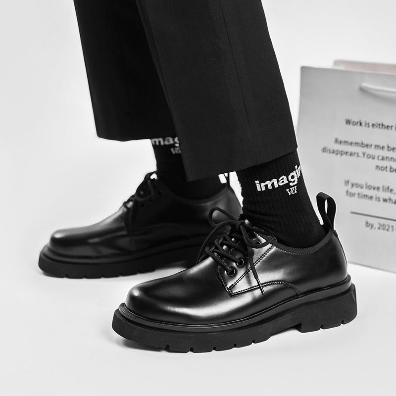 Herrenschuhe aus schwarzem Leder im britischen Stil