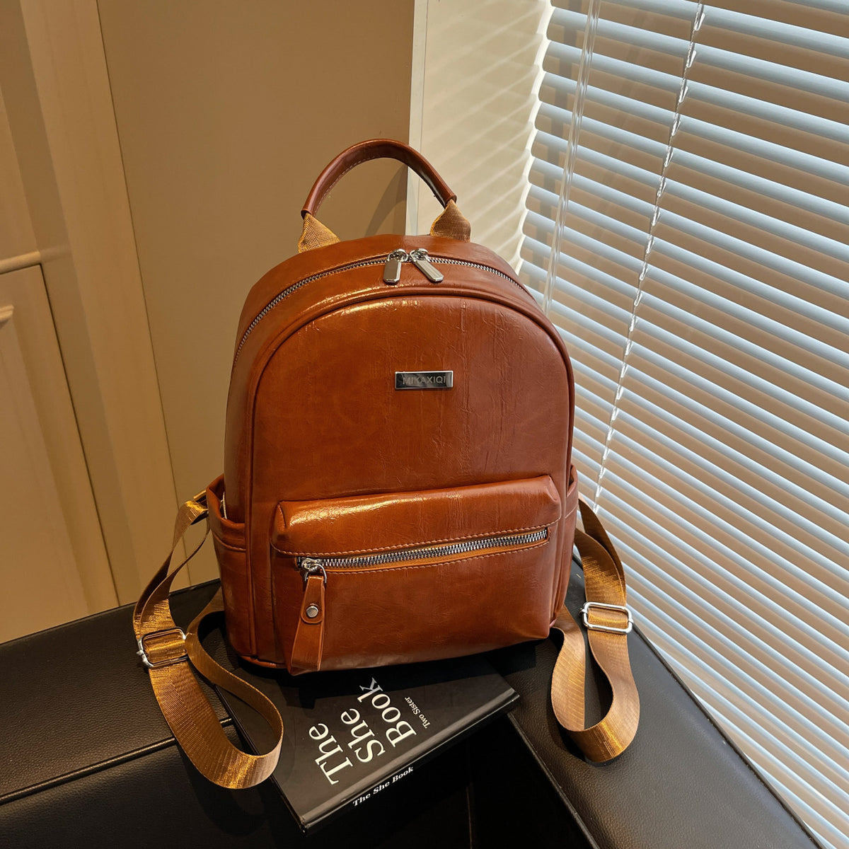 Schlichter, modischer, trendiger Rucksack für Damen