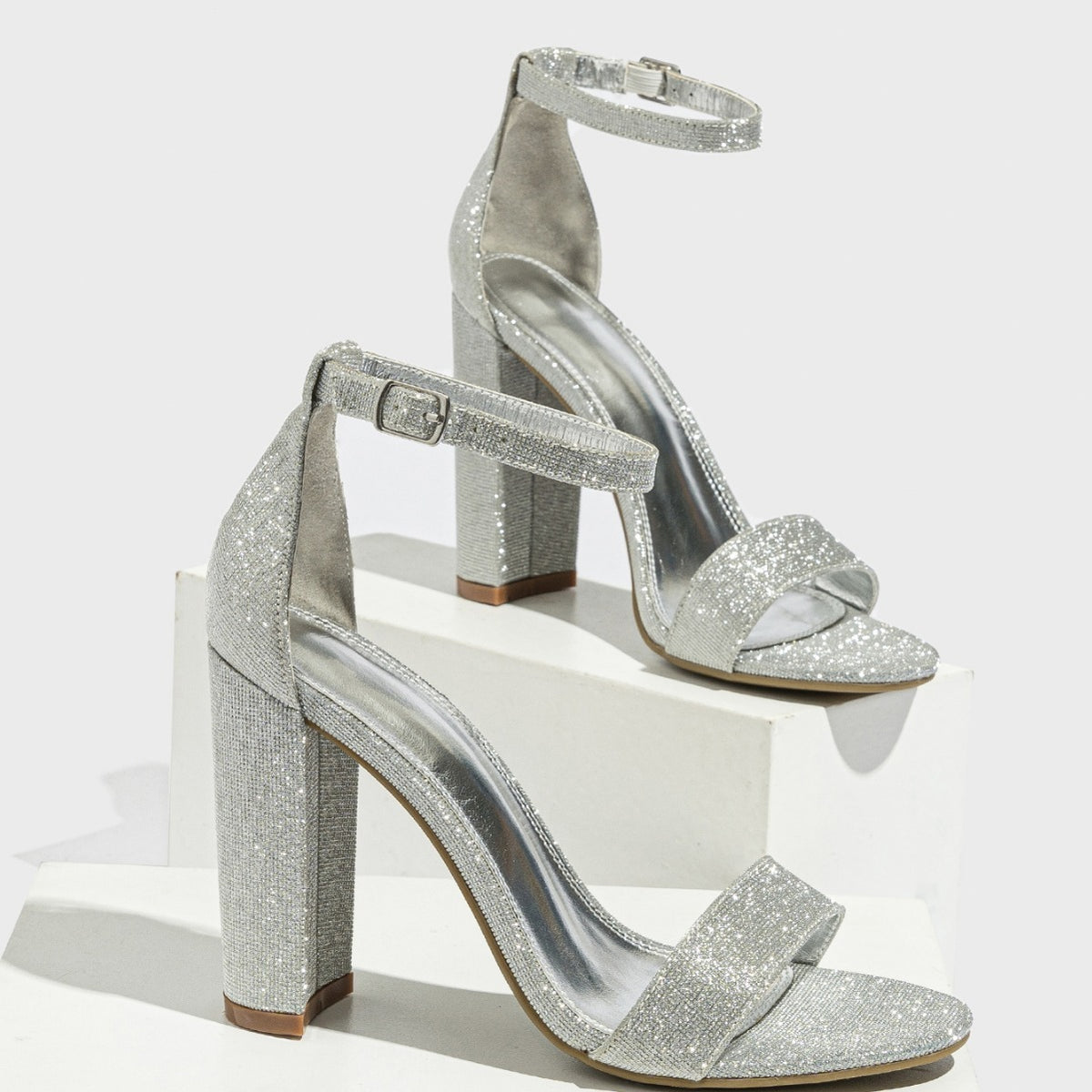 Glitzer Sandalen mit klobigem Absatz Livello