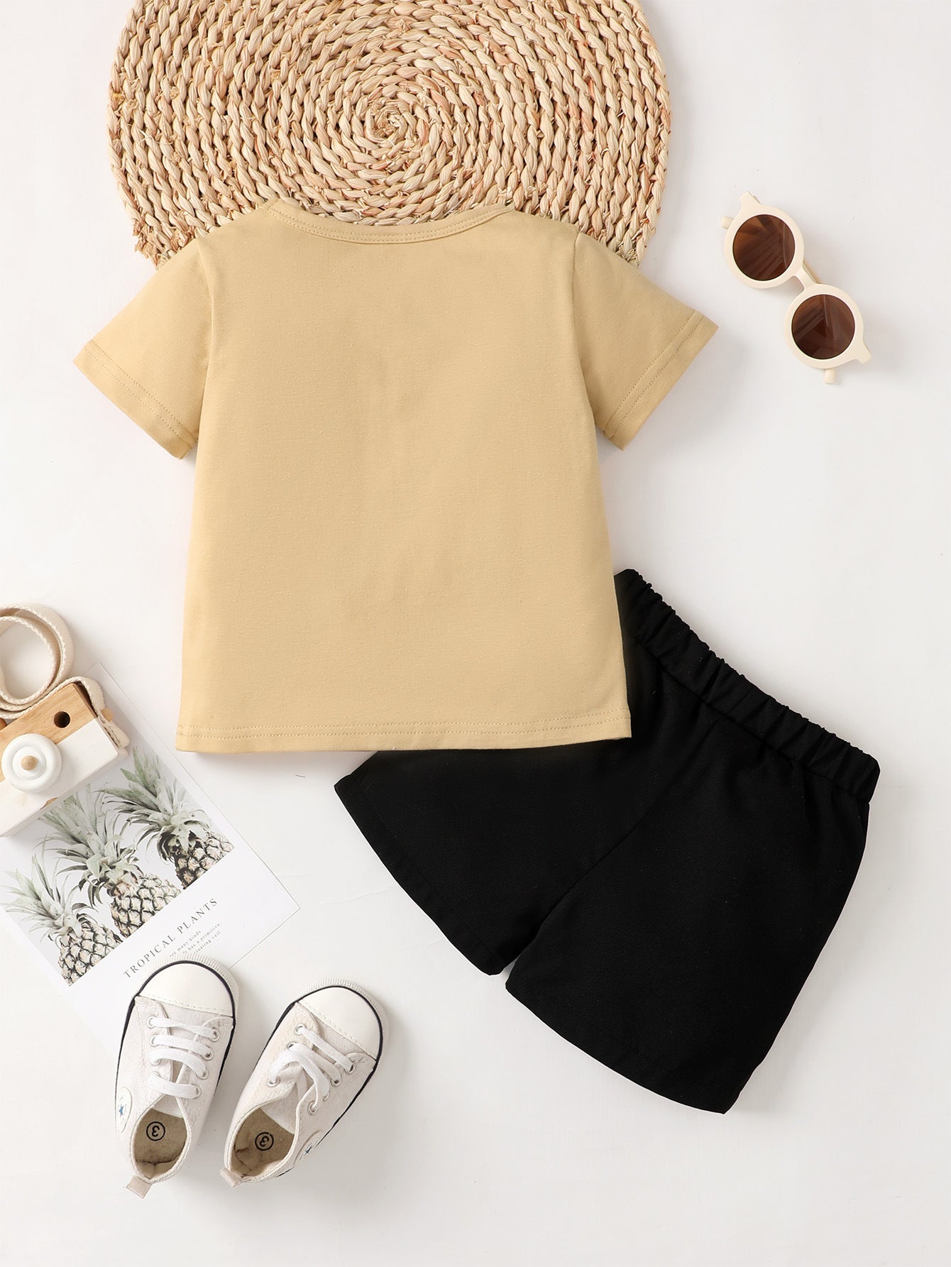Jungen Sommer Lässiges Kurzarm-T-Shirt Schwarze Shorts 2-teiliges Set
