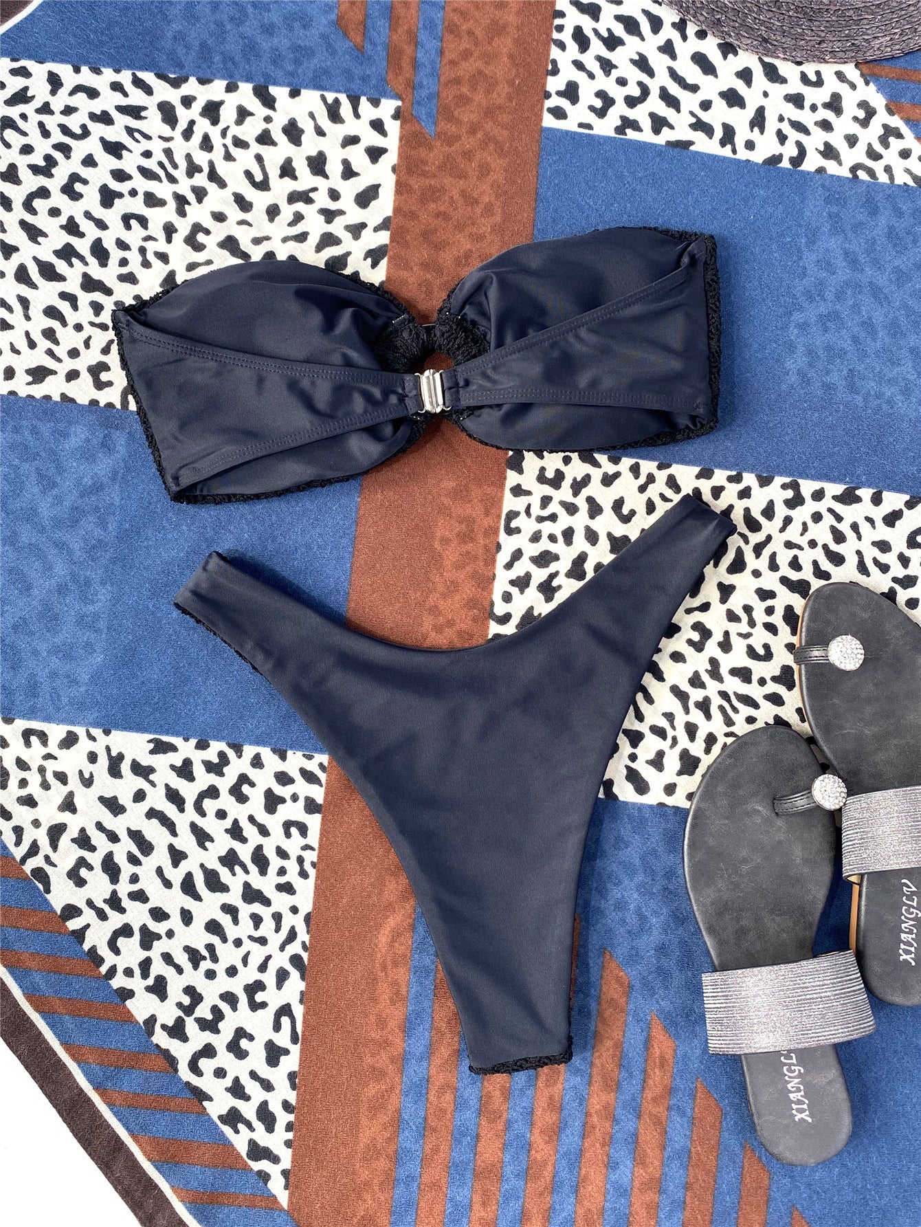 Damen-Bikini mit Ring-Ausschnitt